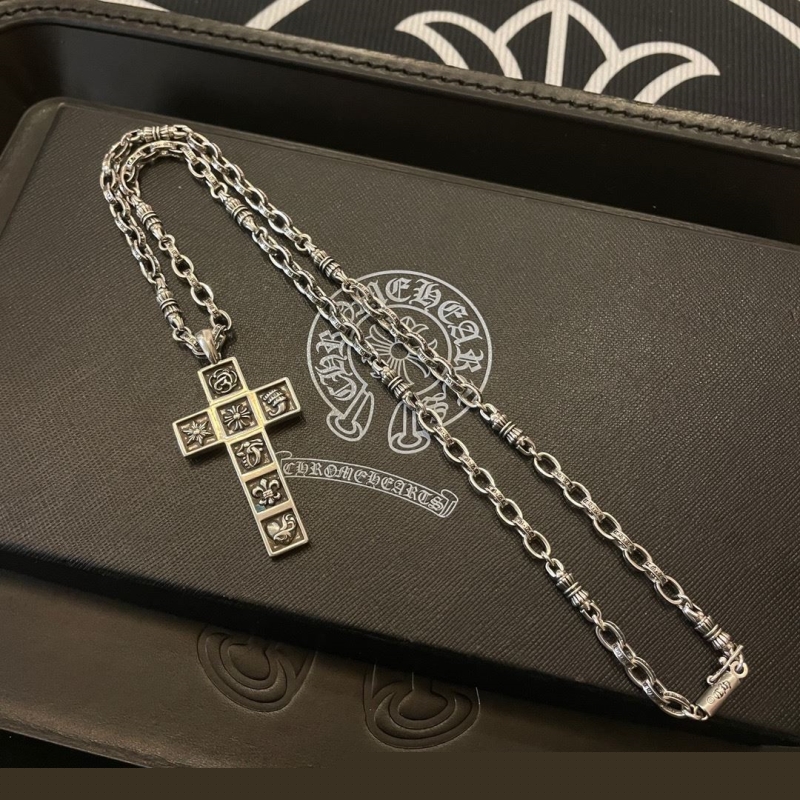 Ch**me He**ts necklaces